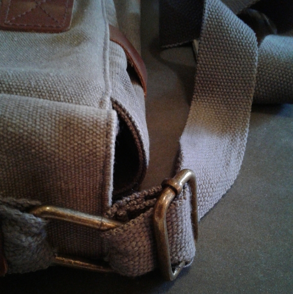 🌺 Nearly New Sweetbriar Canvas Messenger Bag - Picture 14 of 15